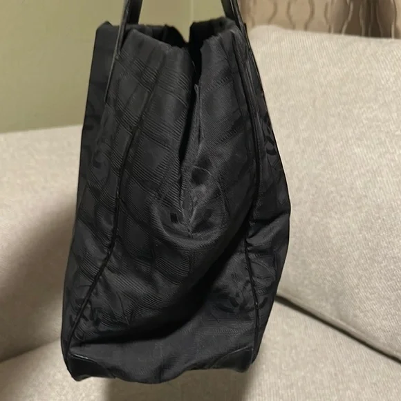 CHANEL Black Quilted Logo Travel Line Y2K Tote Bag - Picture 7 of 16